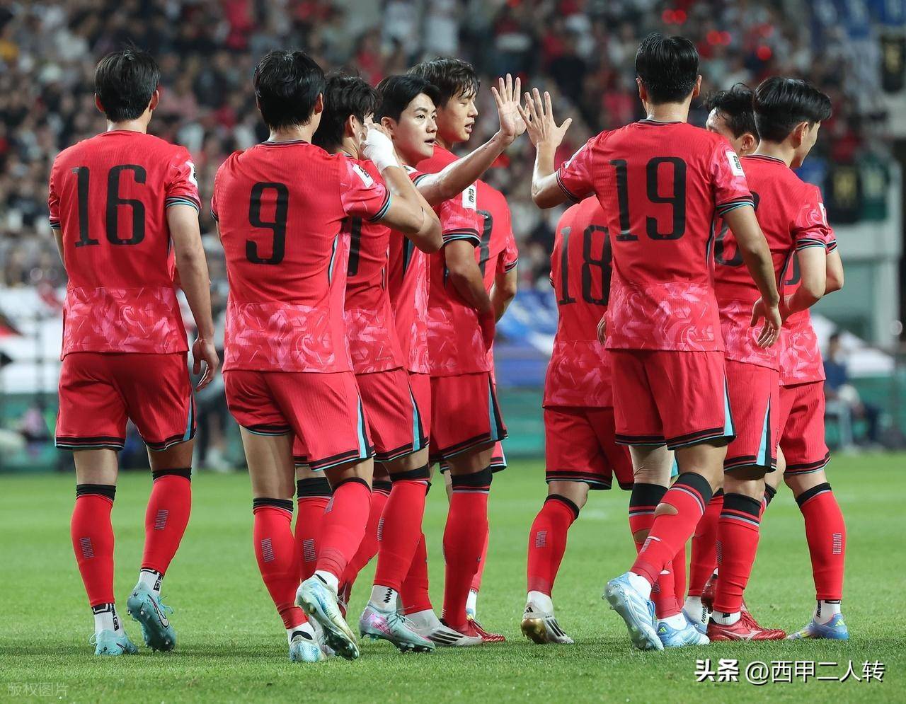 关于精彩纷呈，亚洲足球比赛热闹登场的信息