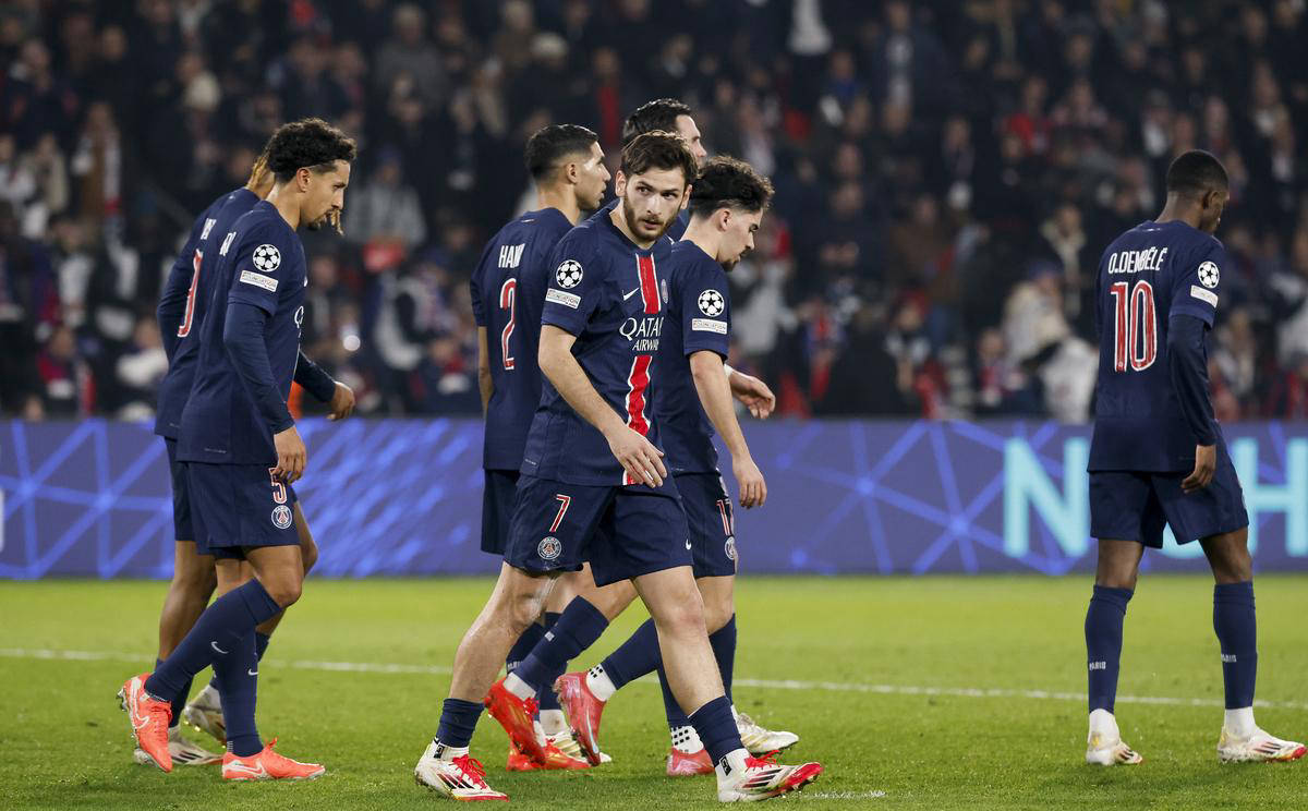 关于曼城遭遇争议红牌，巴黎圣日耳曼乘势反超比分完成逆转的信息