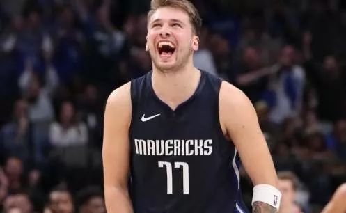 Rookie巅峰对决，东契奇与60激战澳大利亚队分钟，连败胜负难料！(东契奇狂砍39分)