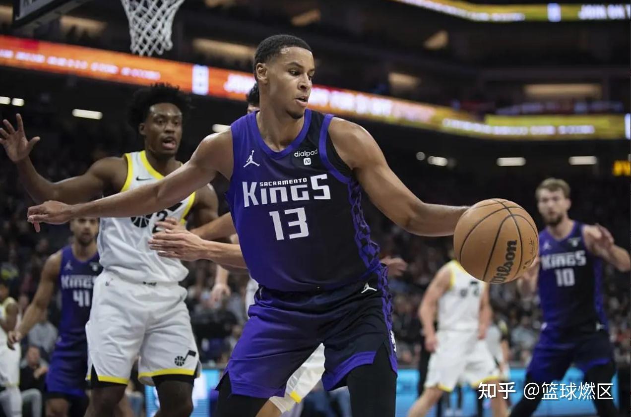 包含穆雷连续十二场比赛得分超过关键助攻，美国队挑战极限！的词条